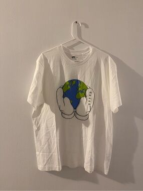 Earth Graphic White Unisex T-Shirt
